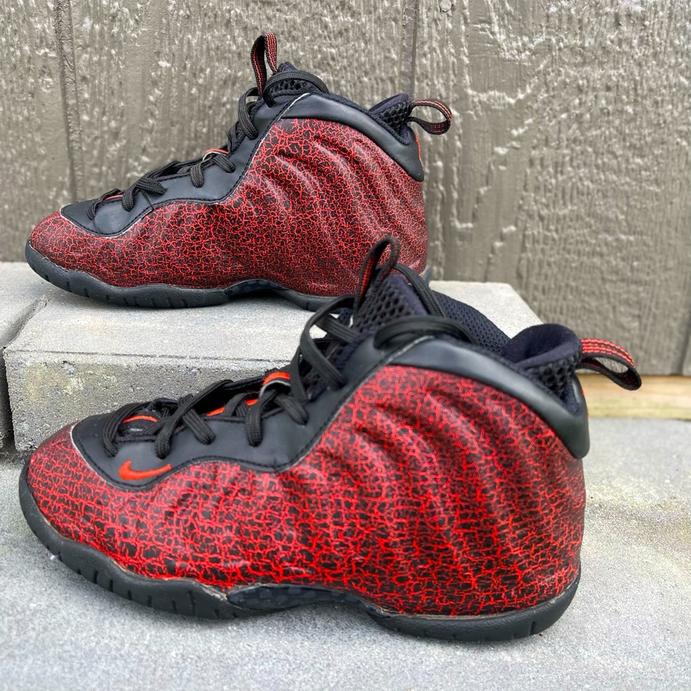 Kids nike foamposite lava (size 1)